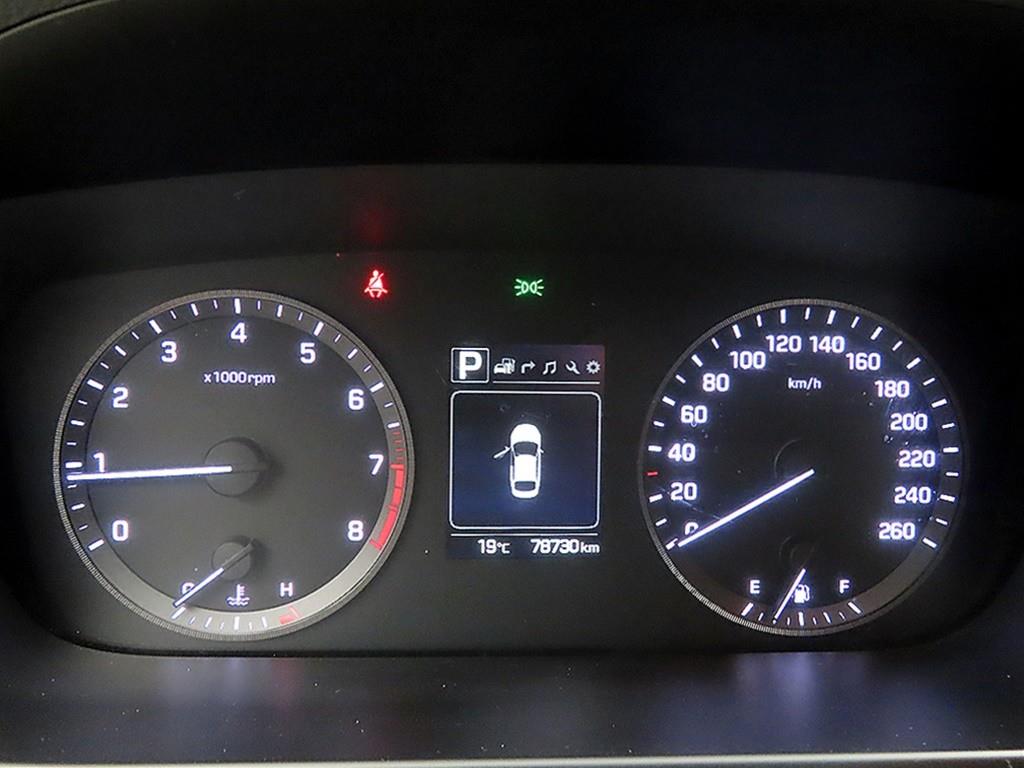 HYUNDAI Sonata - Vista 10