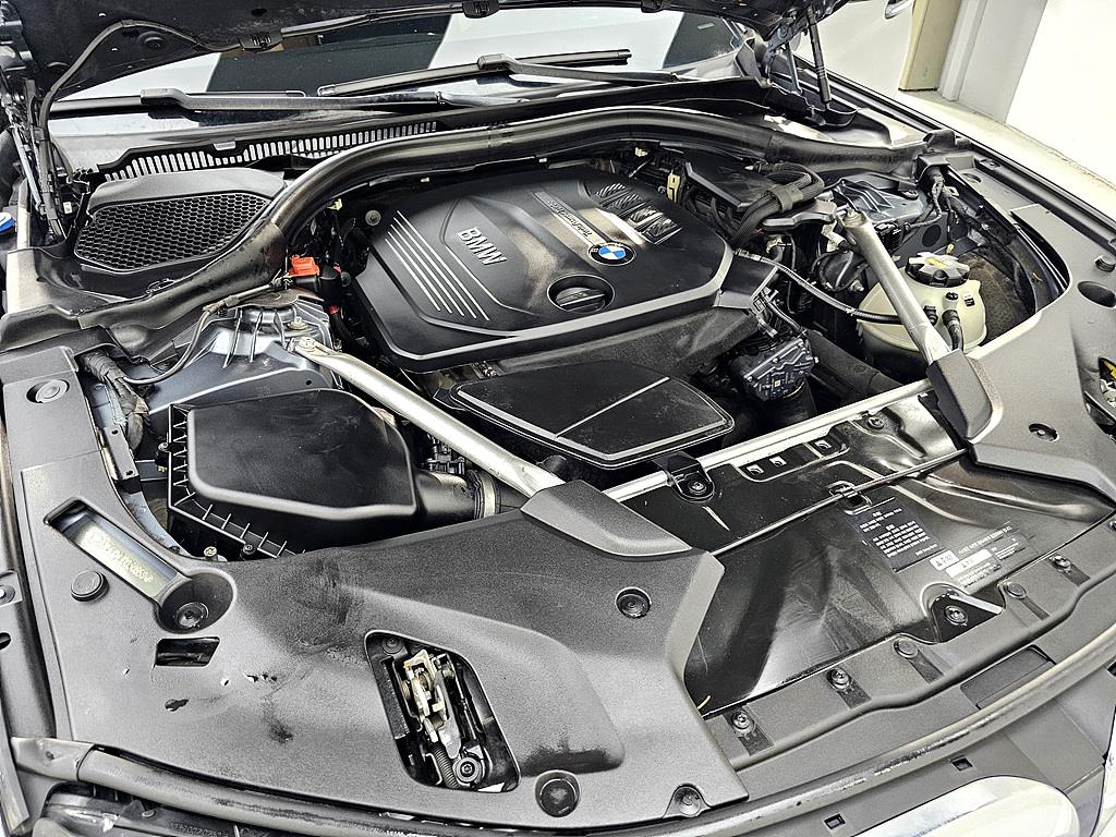 BMW 5 Series - Vista 8