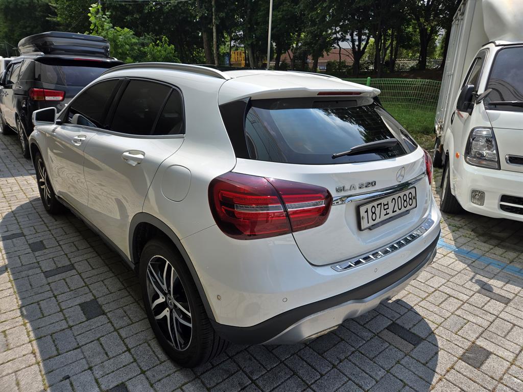 Mercedes Benz GLA Class - Vista 7