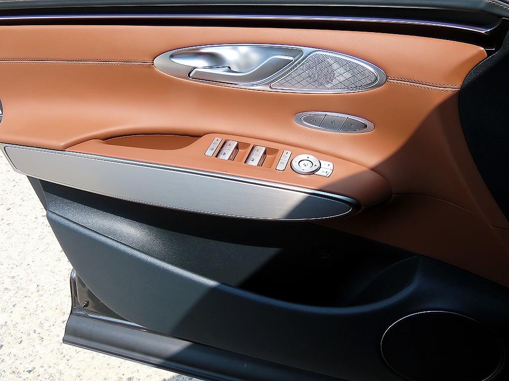 Genesis GV70 2025 Plateado - Importación desde Corea - HF Imports Iquique - Foto 14