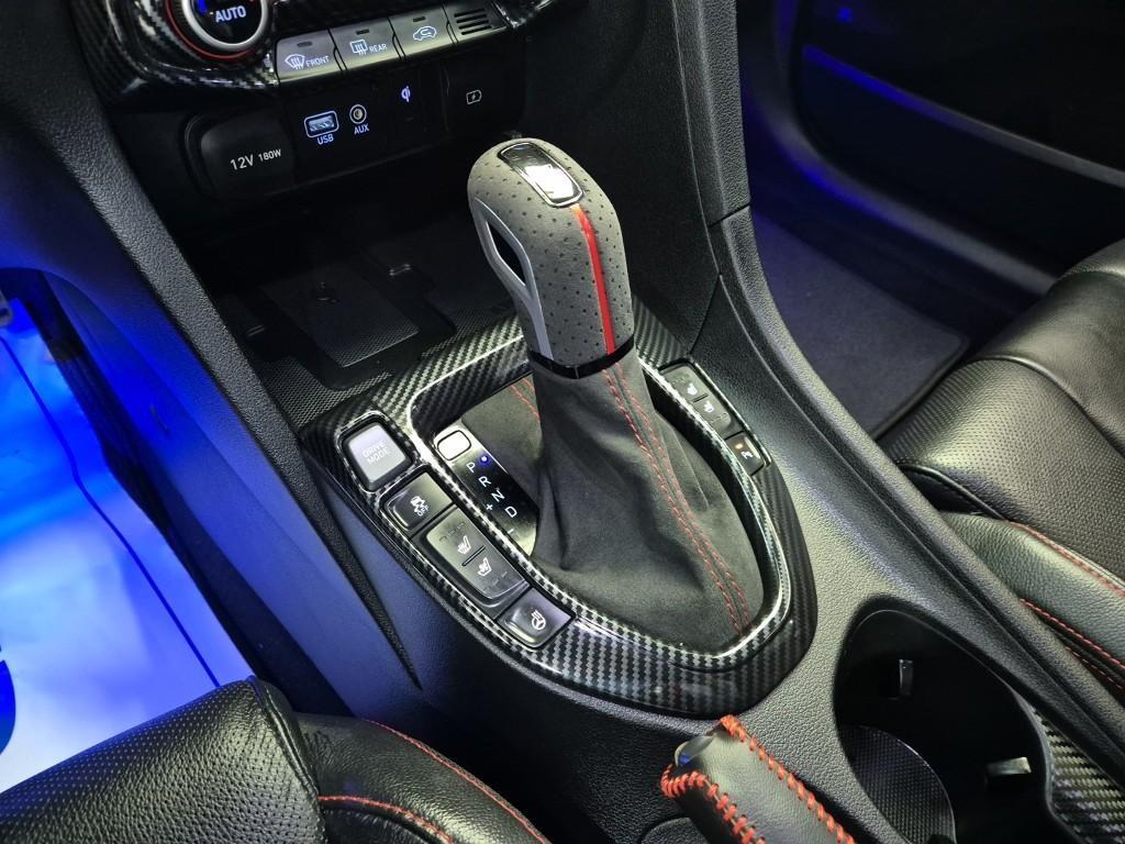 HYUNDAI Veloster - Vista 10