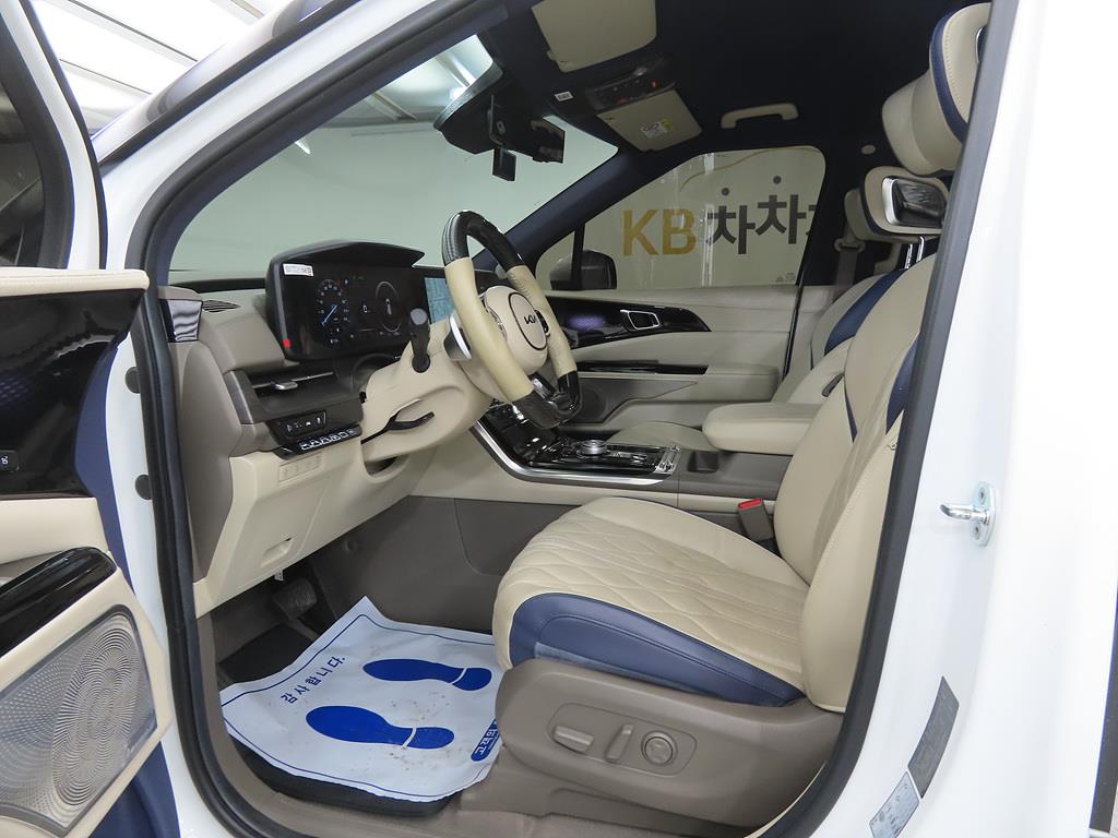 KIA Carnival - Vista 9