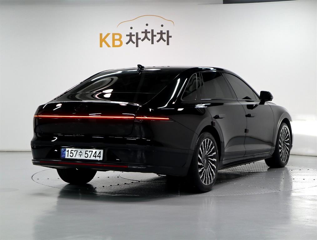 HYUNDAI Grandeur - Vista 3