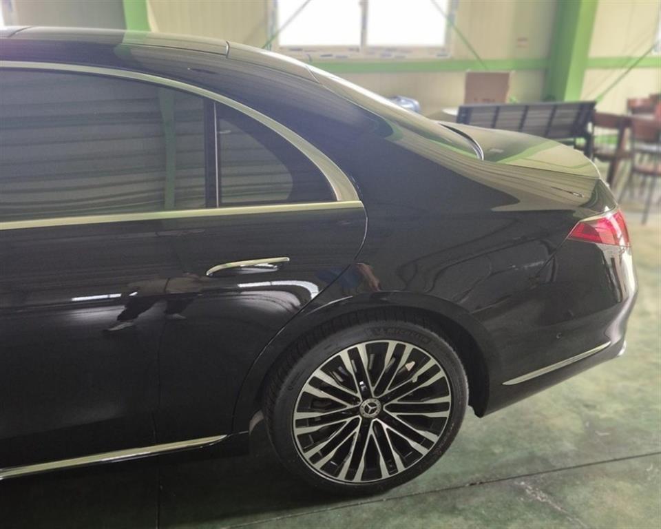 Mercedes Benz S Class - Vista 3