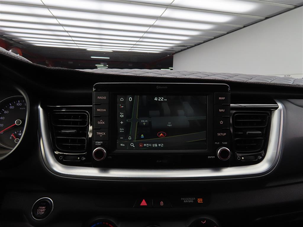 KIA Stonic 2018 Blanco - Importación desde Corea - HF Imports Iquique - Foto 16