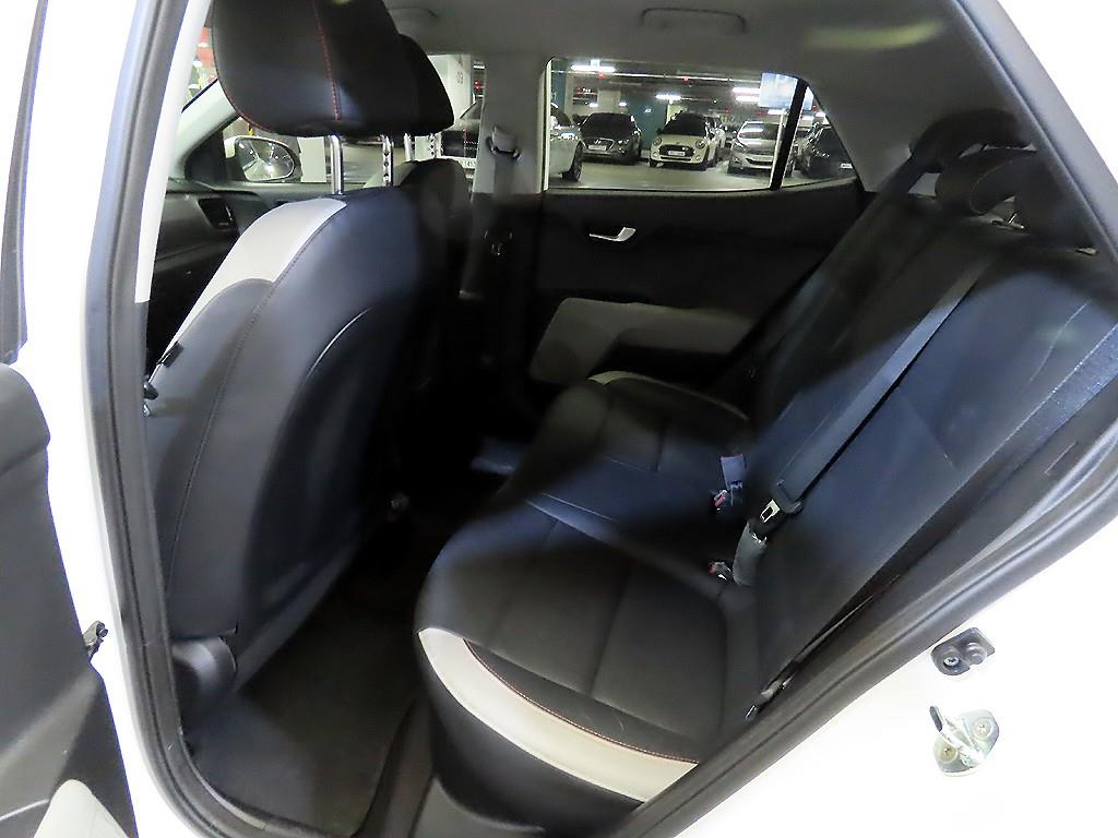 KIA Stonic - Vista 9