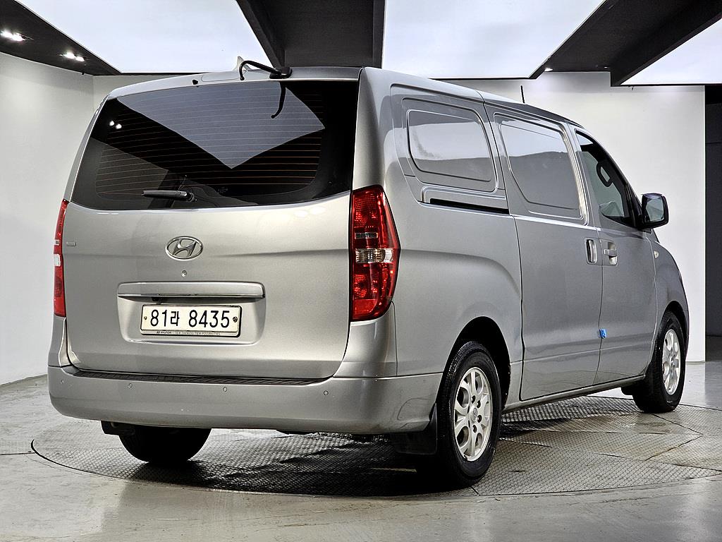 HYUNDAI Starex - Vista 6