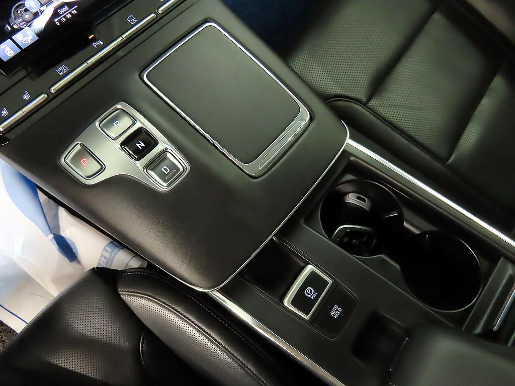 HYUNDAI Grandeur - Vista 12