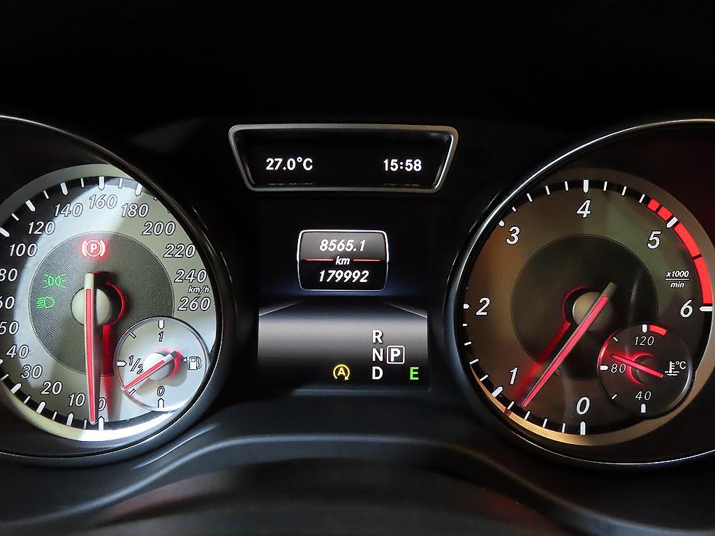 Mercedes Benz CLA Class - Vista 11
