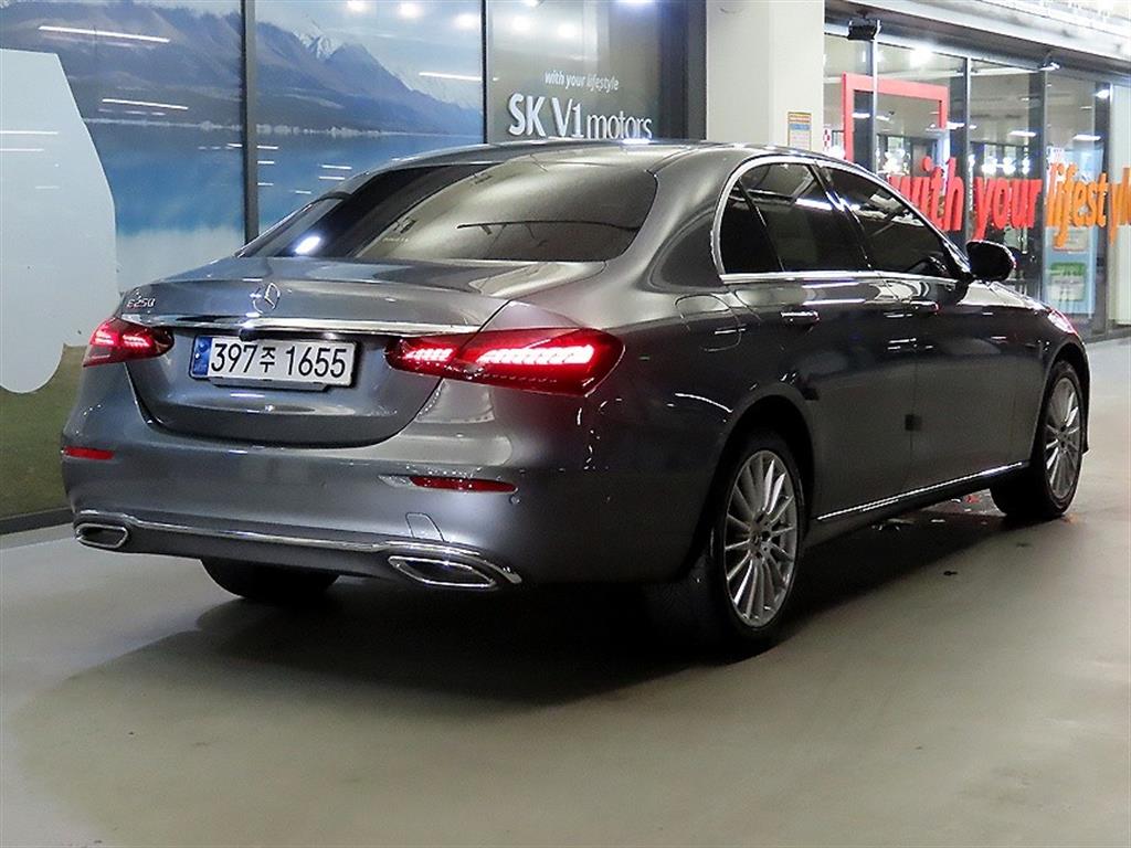 Mercedes Benz E class - Vista 6