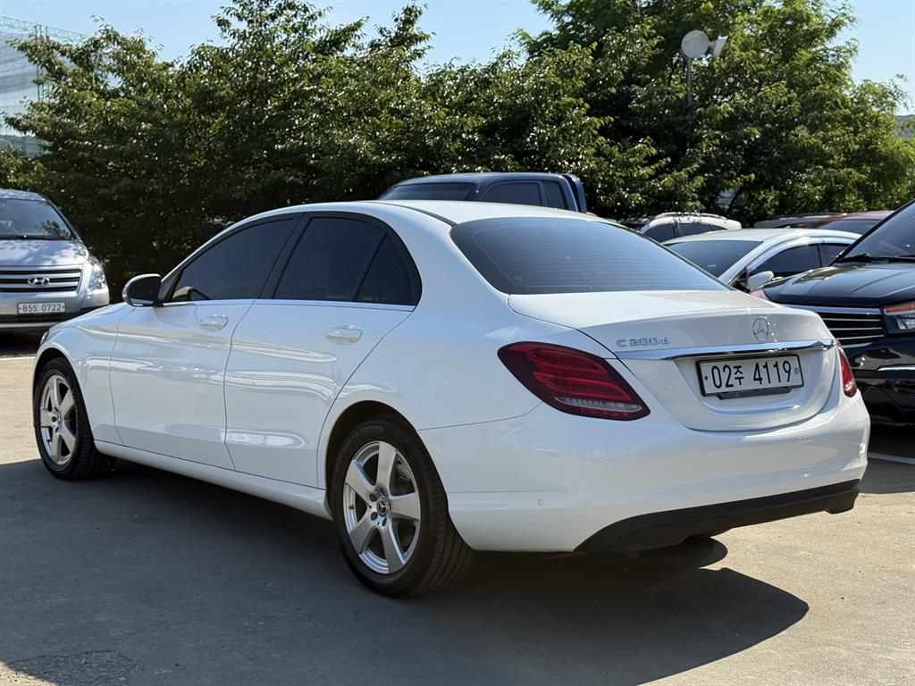 Mercedes Benz C Class - Vista 6