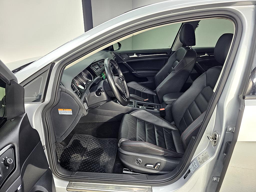 Volkswagen Golf - Vista 9