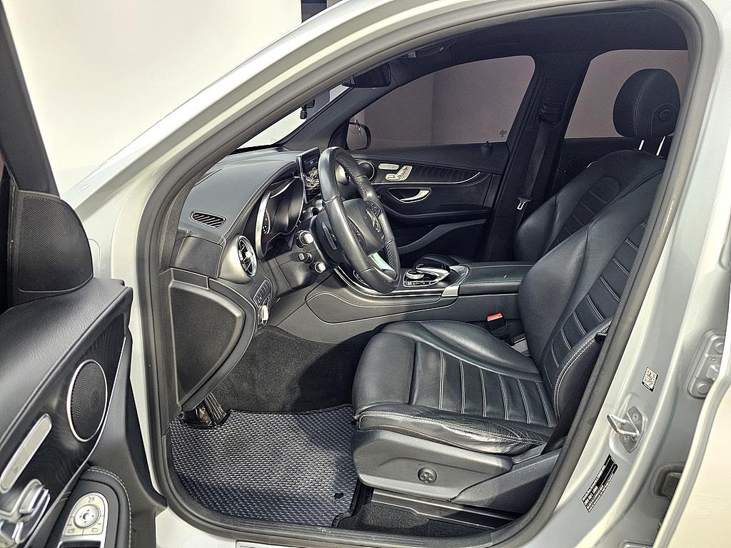 Mercedes Benz GLC Class - Vista 10