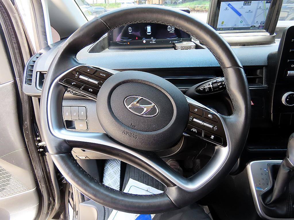 HYUNDAI Staria - Vista 10