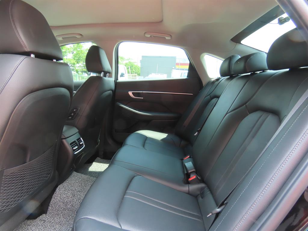HYUNDAI Sonata - Vista 8