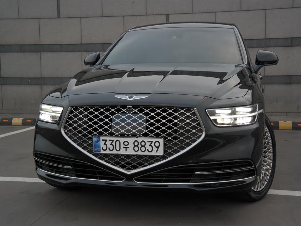 Genesis G90 - Vista 10