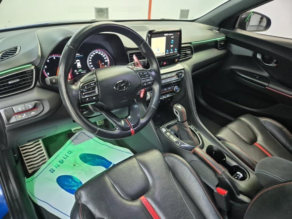 HYUNDAI Veloster - Vista 9