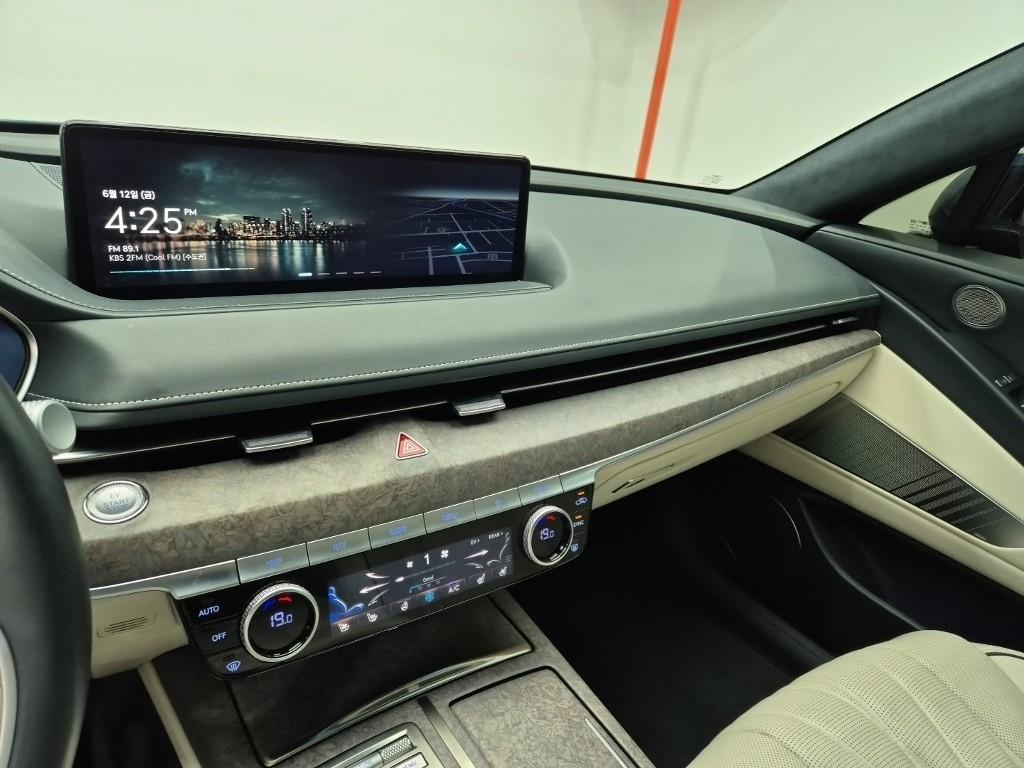 Genesis G80 - Vista 12