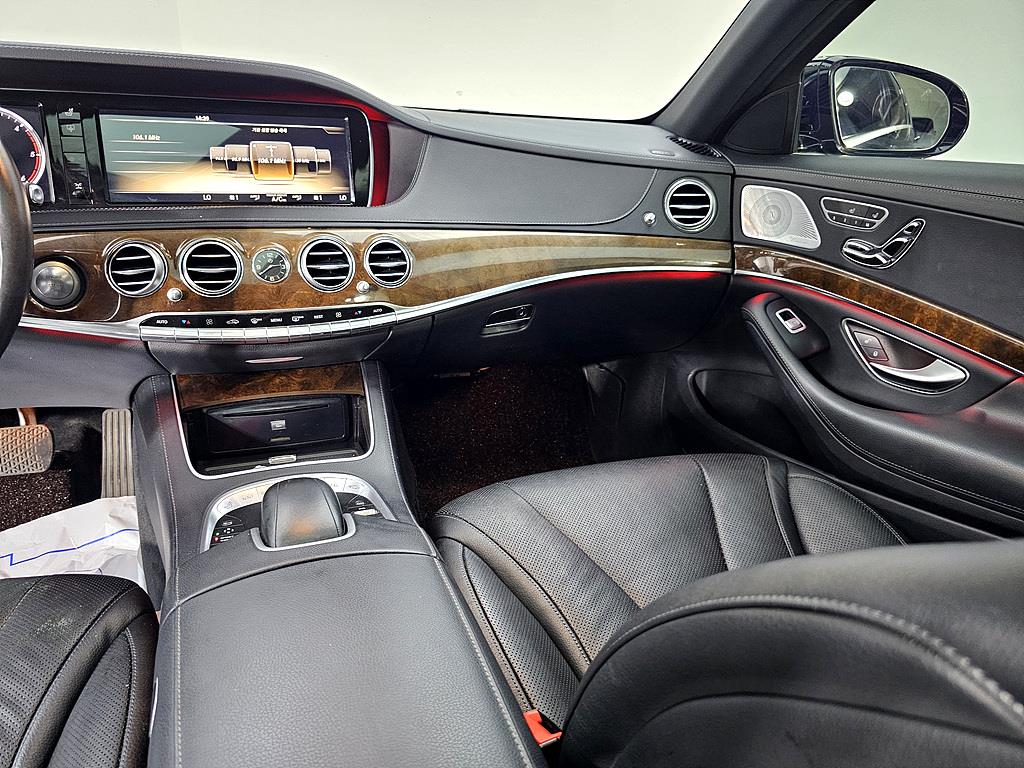 Mercedes Benz S Class - Vista 12