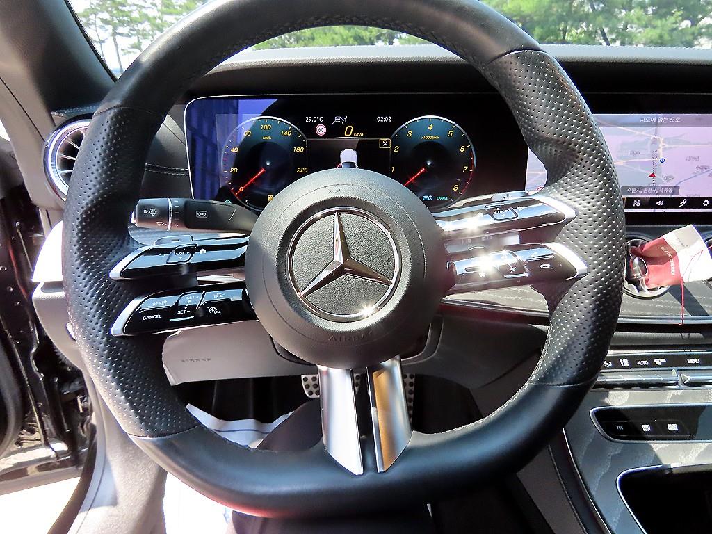 Mercedes Benz E class - Vista 12
