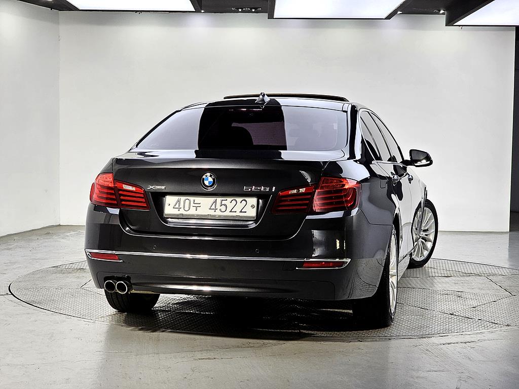 BMW 5 Series - Vista 3
