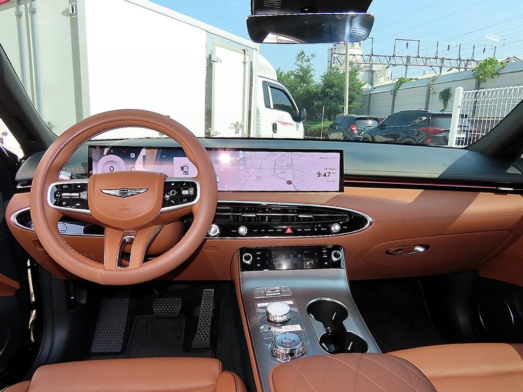 Genesis GV70 - Vista 9