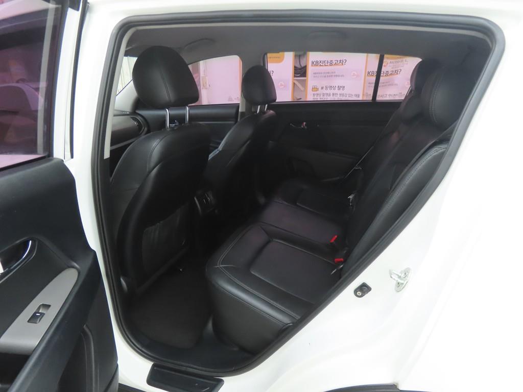 KIA Sportage - Vista 8
