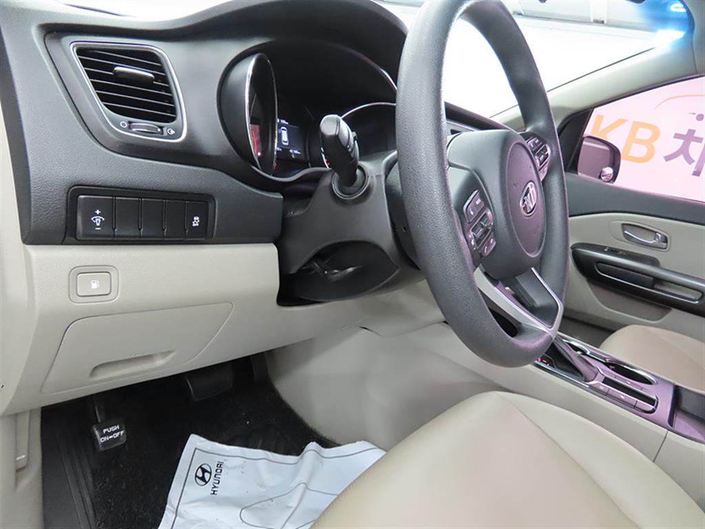 KIA Carnival 2018 Plateado - Importación desde Corea - HF Imports Iquique - Foto 16