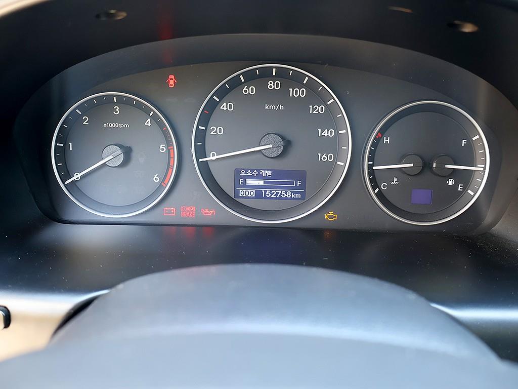 HYUNDAI Starex - Vista 9