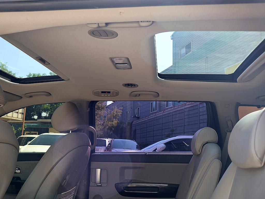 KIA Carnival 2016 Negro - Importación desde Corea - HF Imports Iquique - Foto 15