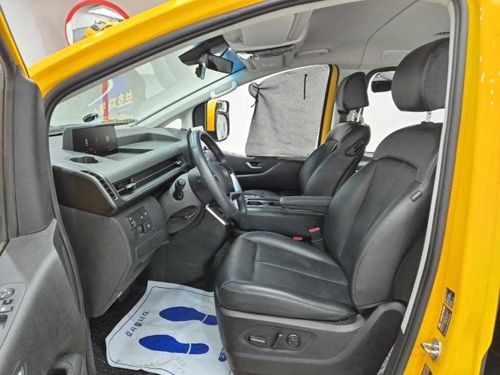 HYUNDAI Staria 2022 Amarillo - Importación desde Corea - HF Imports Iquique - Foto 13