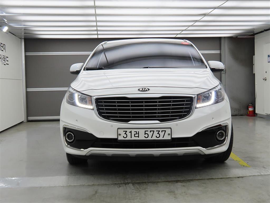 KIA Carnival - Vista 2
