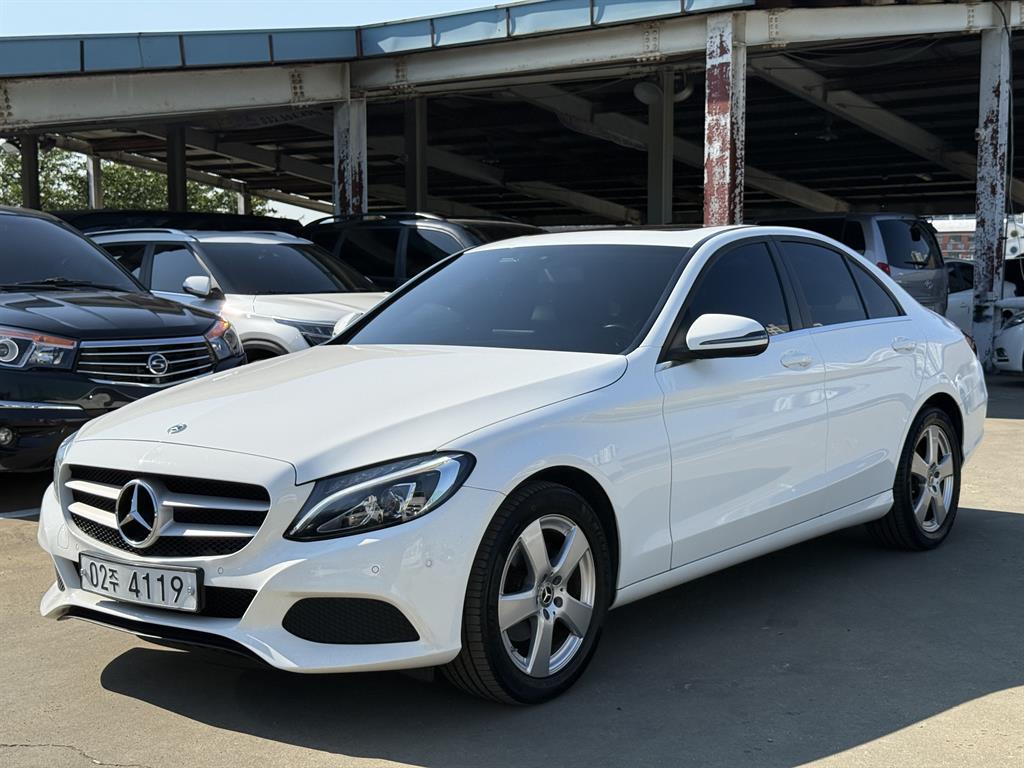Mercedes Benz C Class - Vista 2