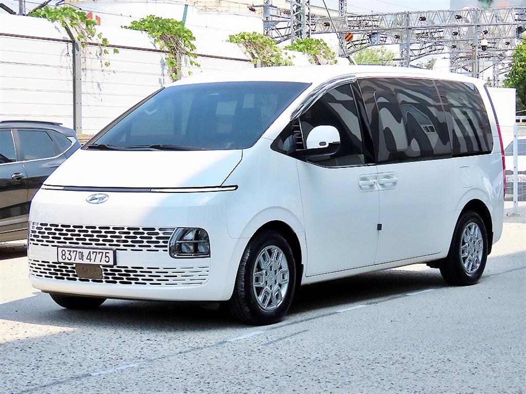 HYUNDAI Staria - Vista 2