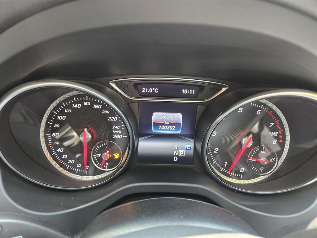 Mercedes Benz GLA Class - Vista 11