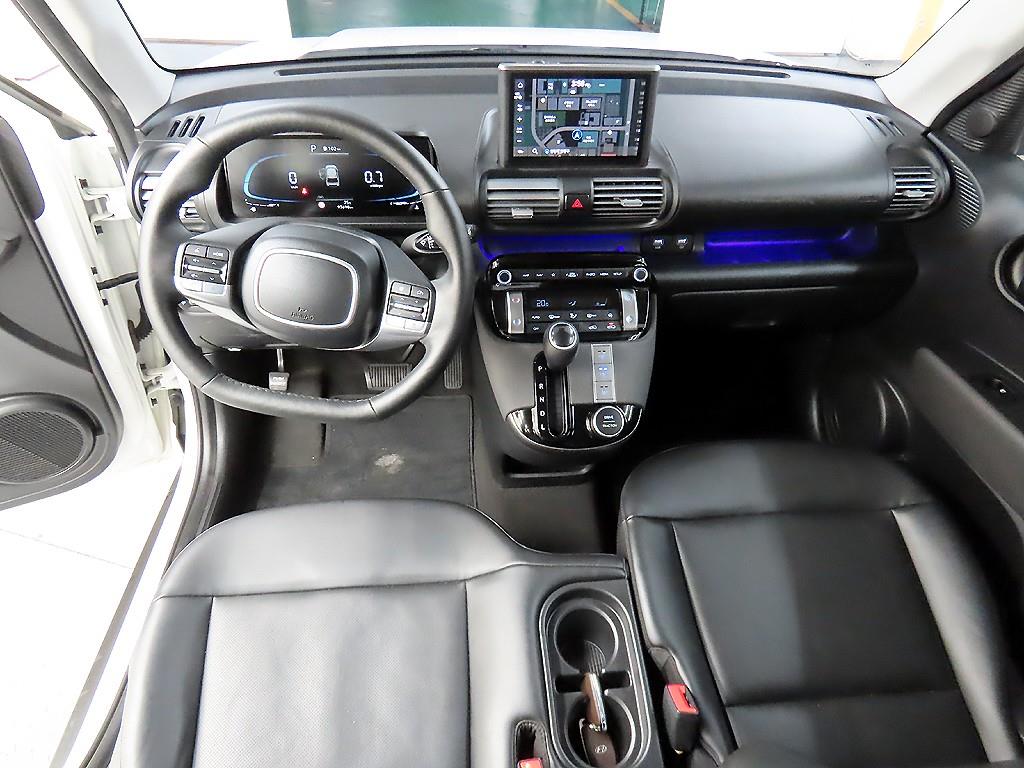 HYUNDAI Casper - Vista 9