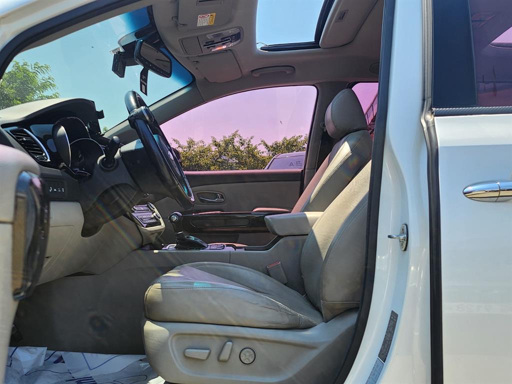 KIA Carnival - Vista 9