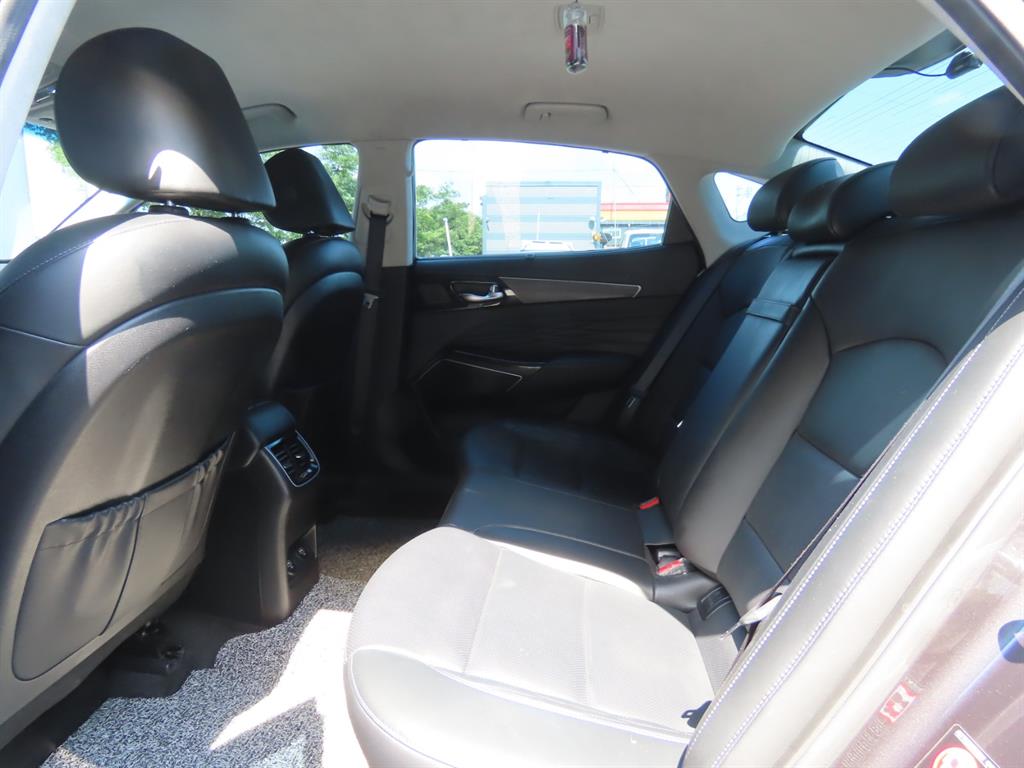 KIA K7 - Vista 10