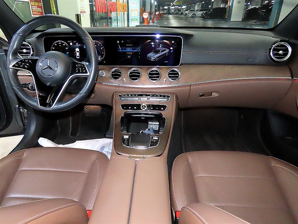 Mercedes Benz E class - Vista 12