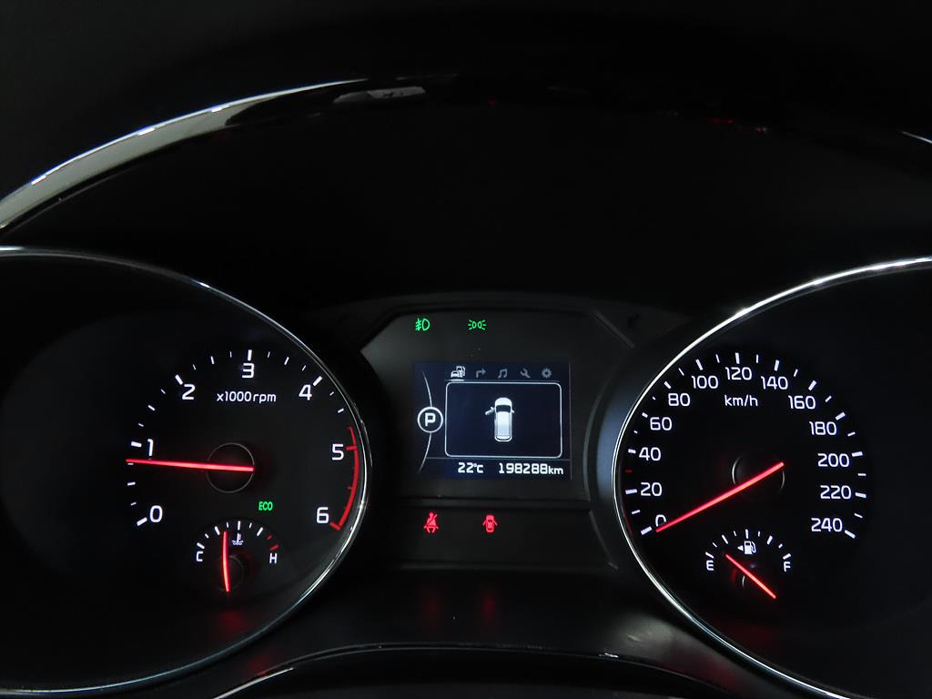 KIA Carnival - Vista 11