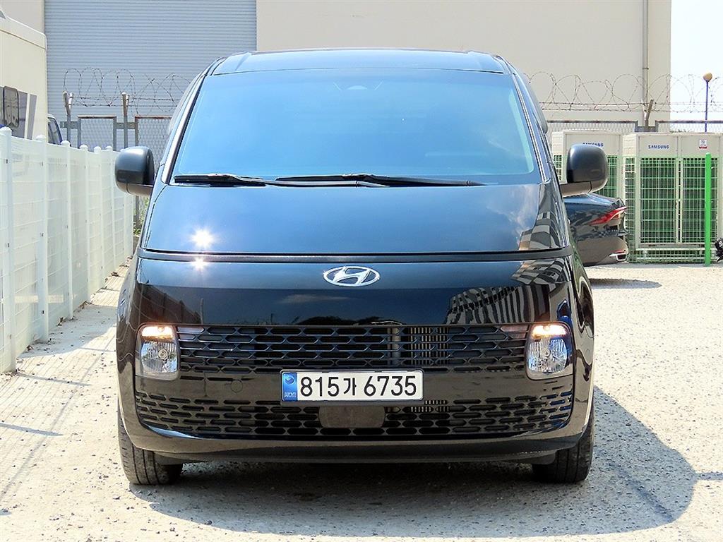 HYUNDAI Staria 2023 Negro - Importación desde Corea - HF Imports Iquique - Foto 1