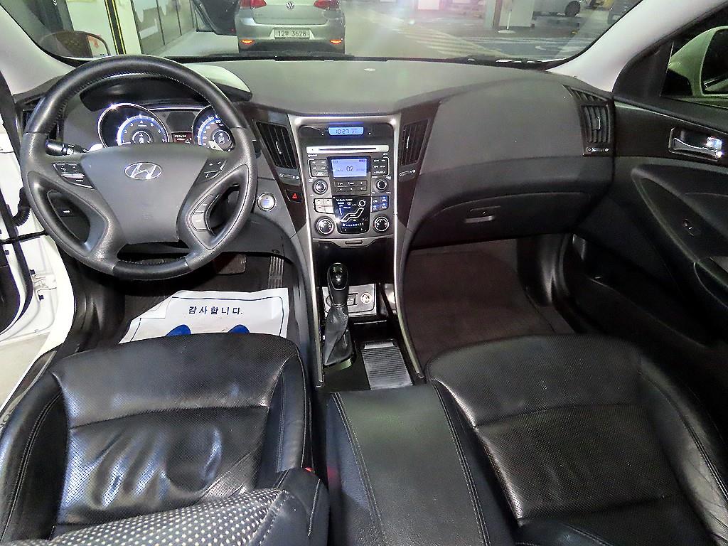 HYUNDAI Sonata - Vista 12