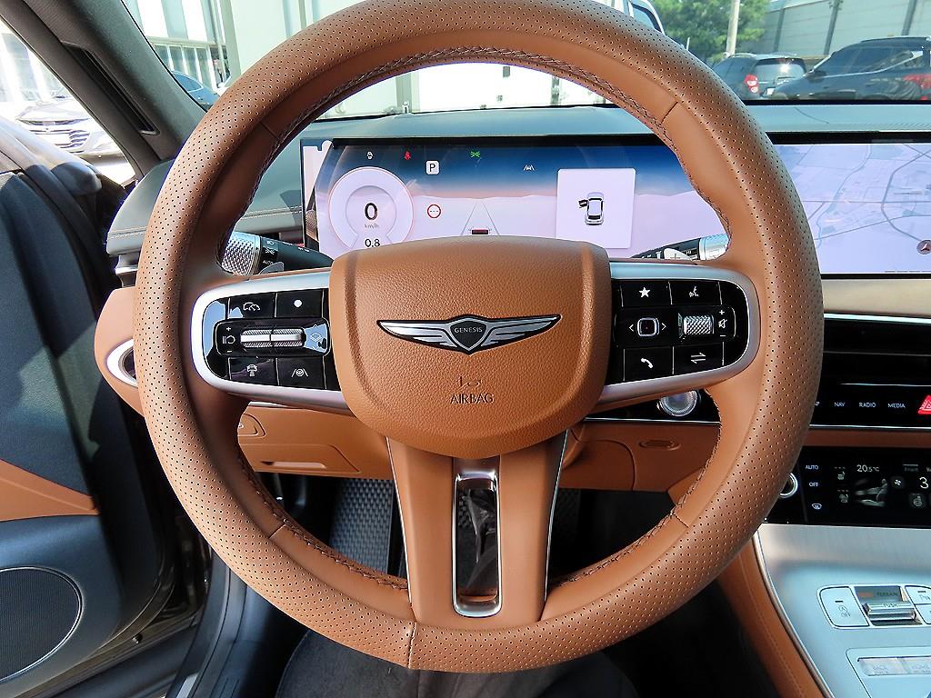 Genesis GV70 - Vista 10