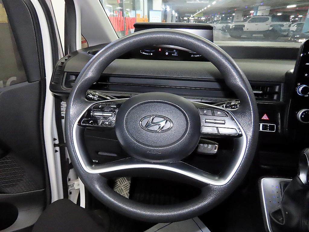 HYUNDAI Staria - Vista 10