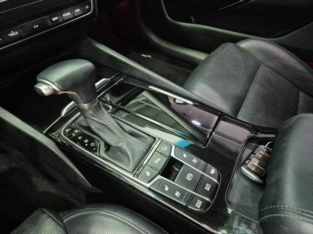 KIA K7 - Vista 10