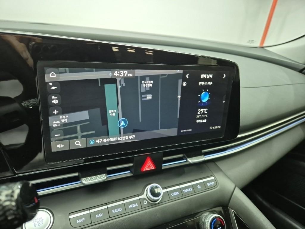 HYUNDAI Avante - Vista 10