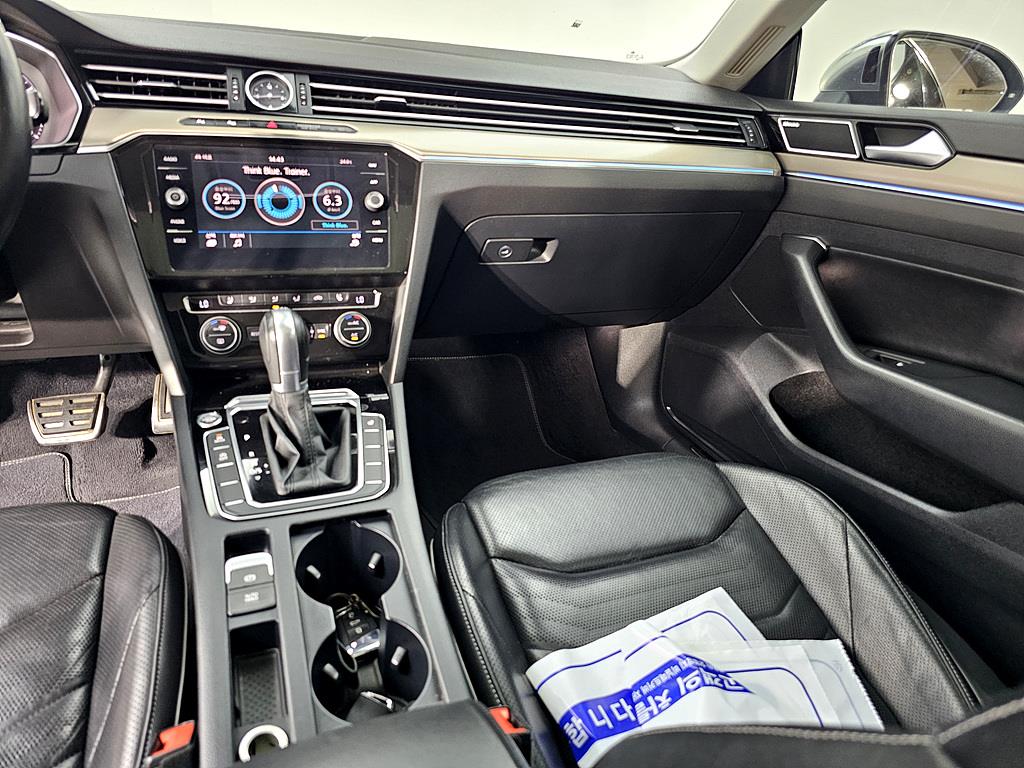 Volkswagen Arteon - Vista 12