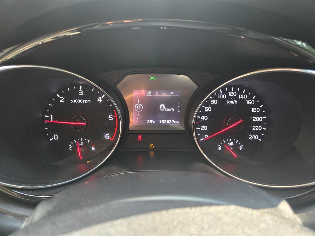 KIA Carnival - Vista 10