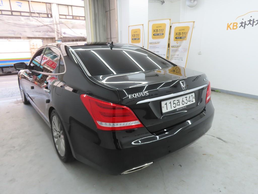 HYUNDAI Equus - Vista 6