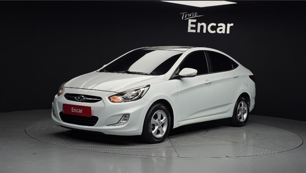 HYUNDAI Accent 2012 Blanco - Importación desde Corea - HF Imports Iquique - Foto 1